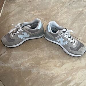 New Balance 574 Classic Grey/White Sneakers – Gently Worn, US 6